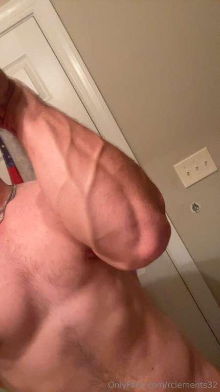 does this pic turn u on🙈🙈