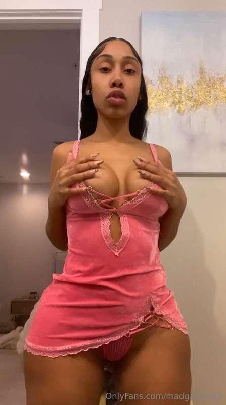 Would you like to see tits to celebrate Titty Tuesday? DM me..
