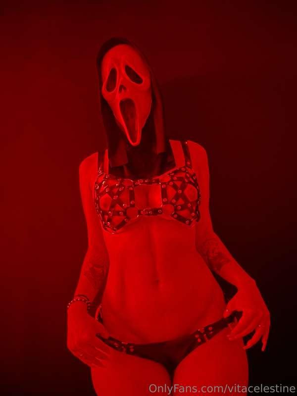 Ya tenemos el especial de Halloween, lo quieren ver? 👻