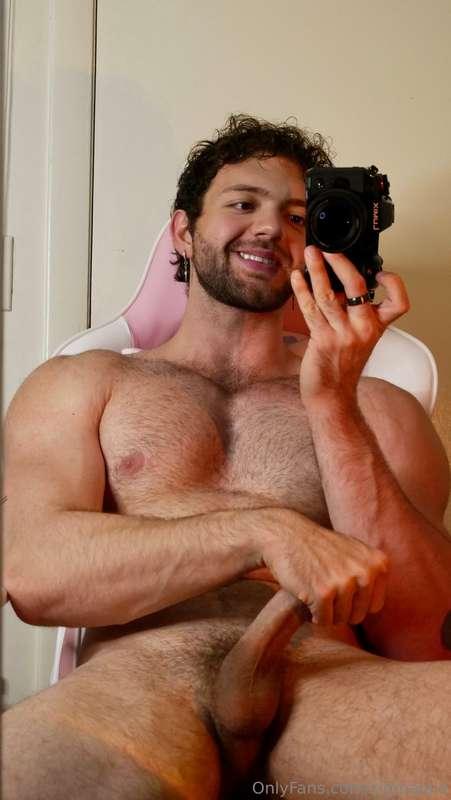 Pretty, hairy, and always smiling 🥰❤️