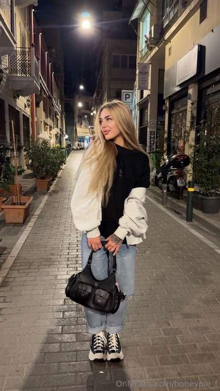 Night streets, warm air, and thoughts that make my heart bea..
