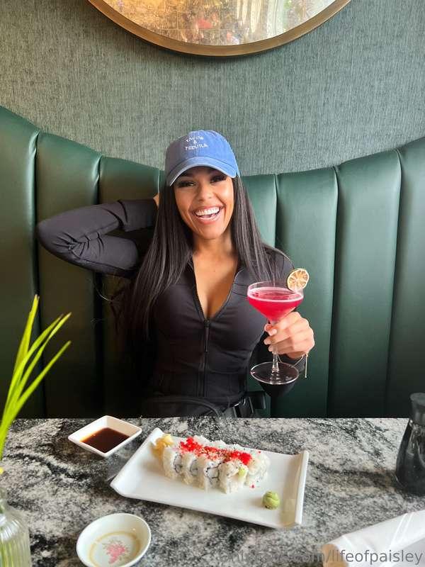Sushi & Sips: 🍣🥂  Unwinding after a long day with a refreshi..