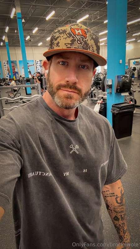 Wrapped up leg day now heading to do an absolute filthy cust..