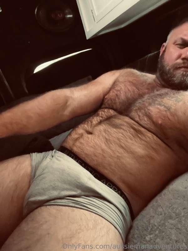 Undress me to see my big vein..!! 