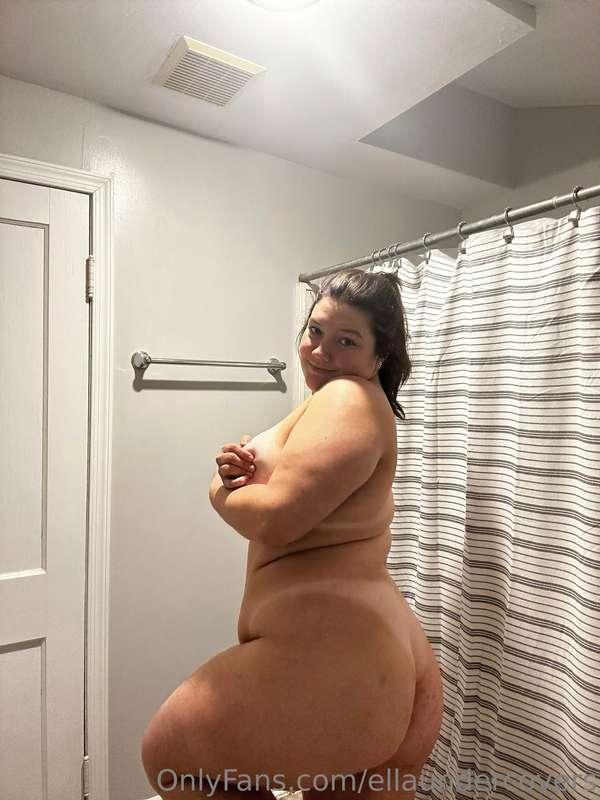ellaundercovers image #0