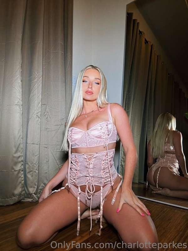 good morning love ;)  ready for this set to drop in your dms..