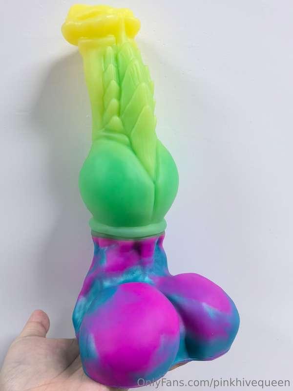 LOOK AT THIS STUNNING HYPER CARNIFEX DILDO NOTHOSAUR MADE FO..