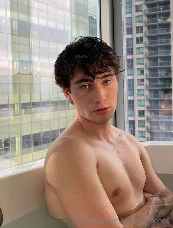 I’m really bored right now... Wanna join me in the bathtub? ..