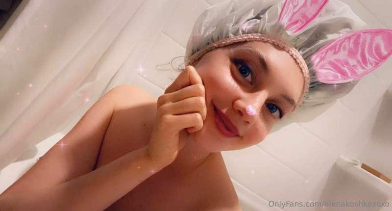 Do you want to get wet with me?