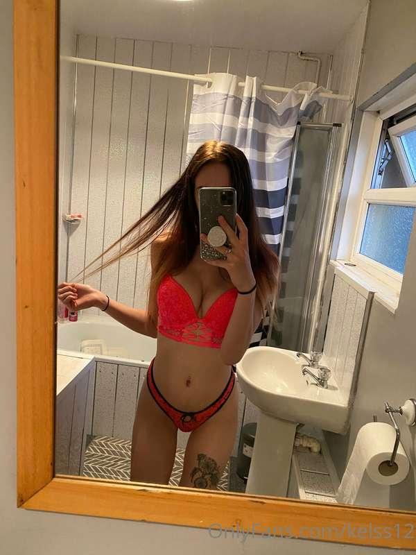 What’s the best colour of underwear for you?😈   I wanna know..
