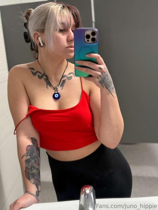 Cum get naughty with me in the bathroom during class hours. ..