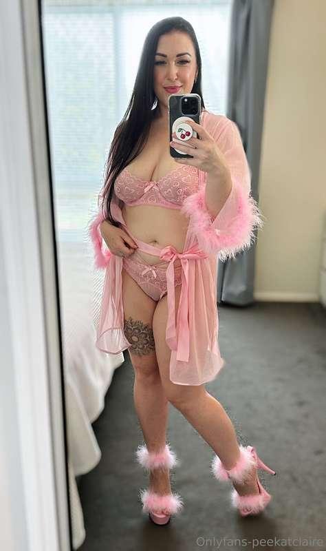 Be a darling and bring me some champagne