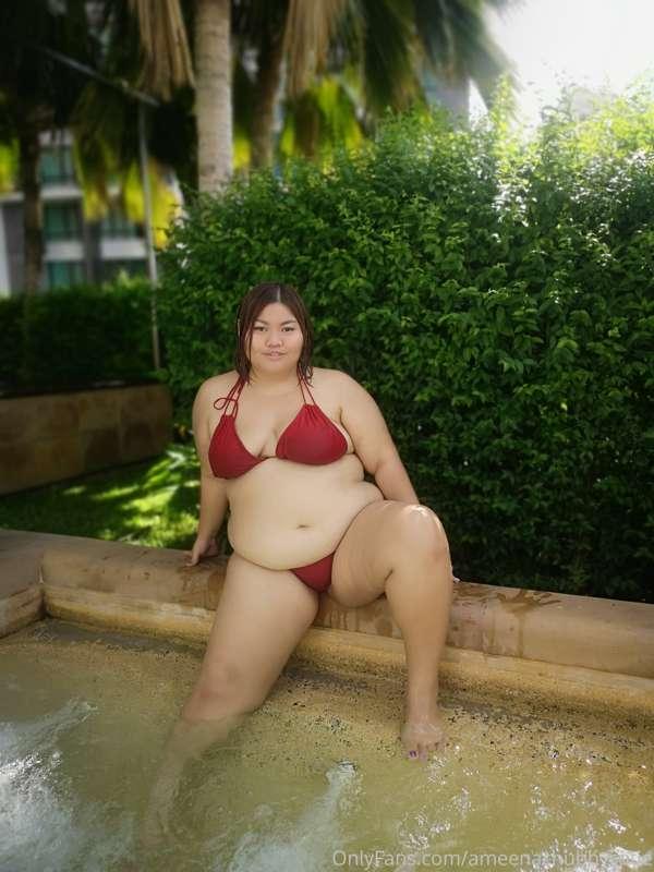 Enjoying pool time this Saturday 😊