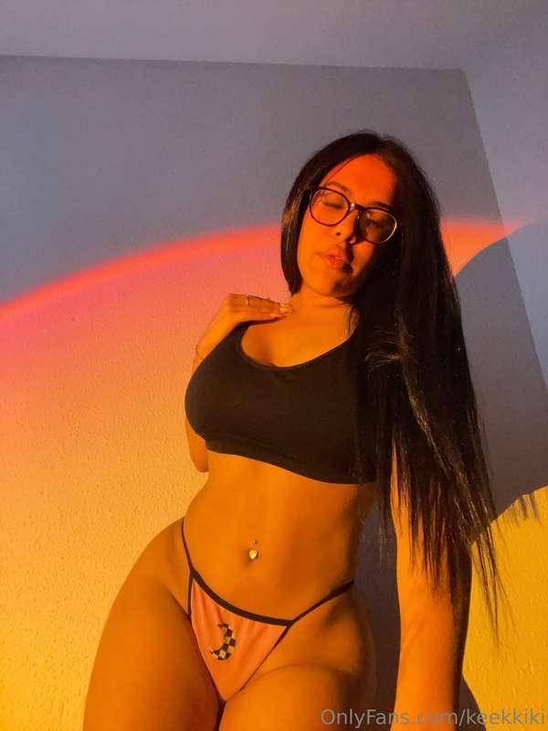 Hey love, tell me what kind of content you like the most: an..