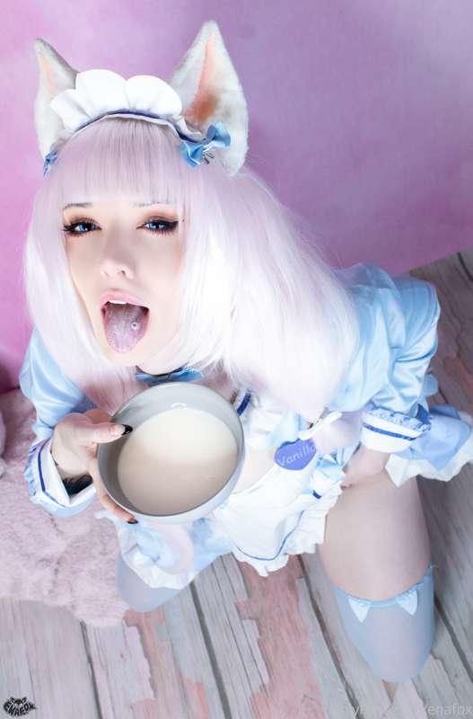 I can be your good or your naughty kitty 😼💙

Which one will ..