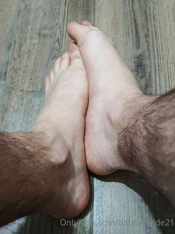 👣👣