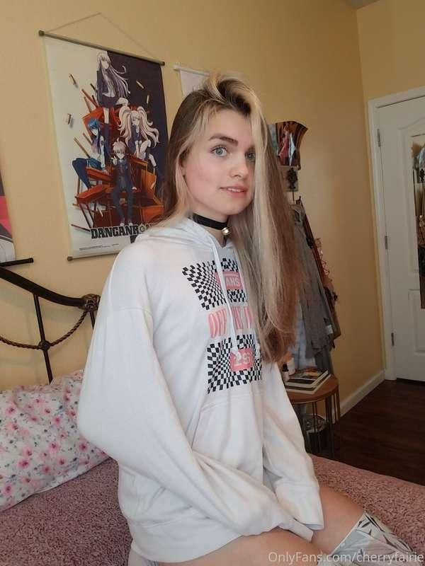 Feeling very cozy, am I girlfriend material?? (Tomorrow pics..