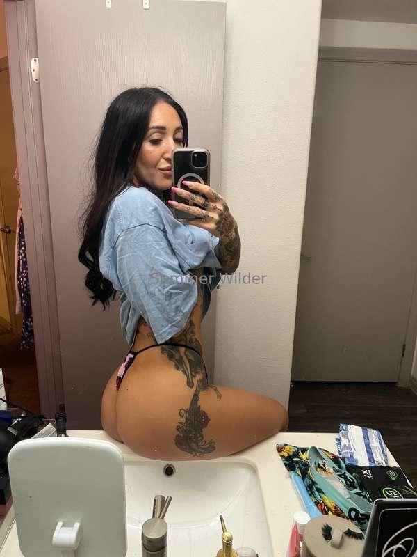 Does your girl send you pics like this or do I have to 🤭?