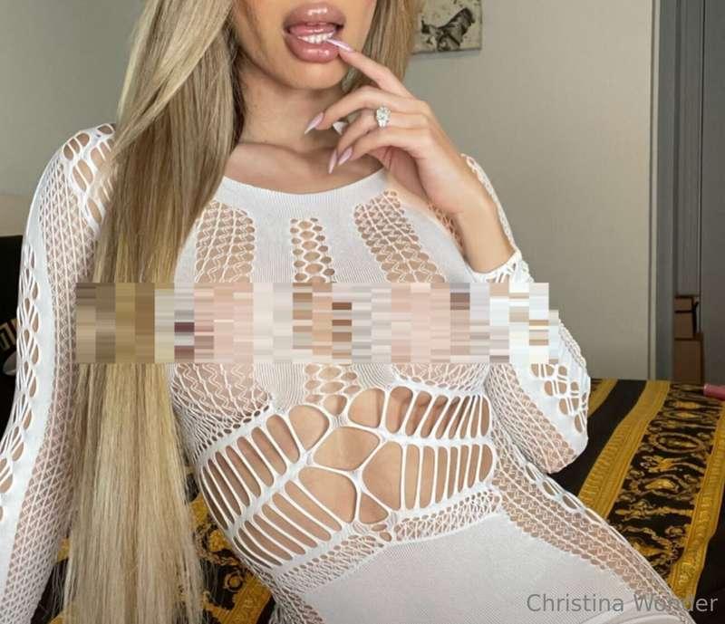 Ohh stop looking so hard!!! 😈 Dm me and let me remove the bl..
