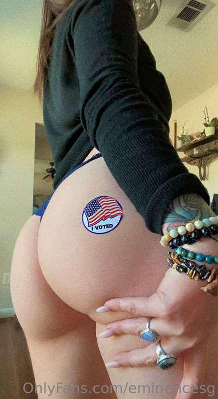 I early voted today! But would you elect me ? 😉 

Swipe to s..