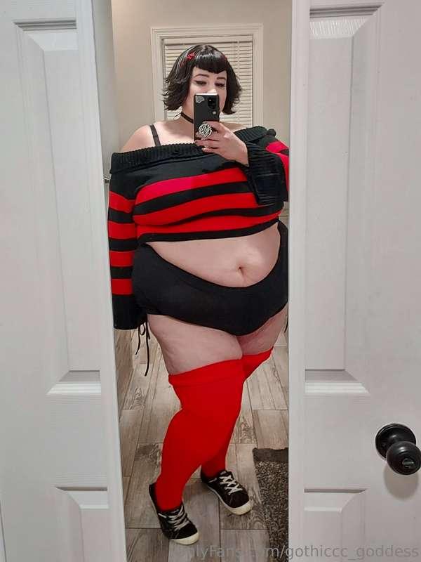 sweater weather mavis ❤🧛‍♀️ wanna snuggle?