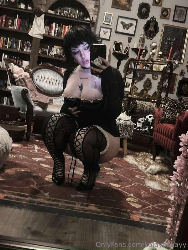 This is how I'd sit on your face btw! 😈