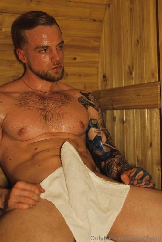 happy brawn in a sauna 😈

excited for this collab tomorrow g..