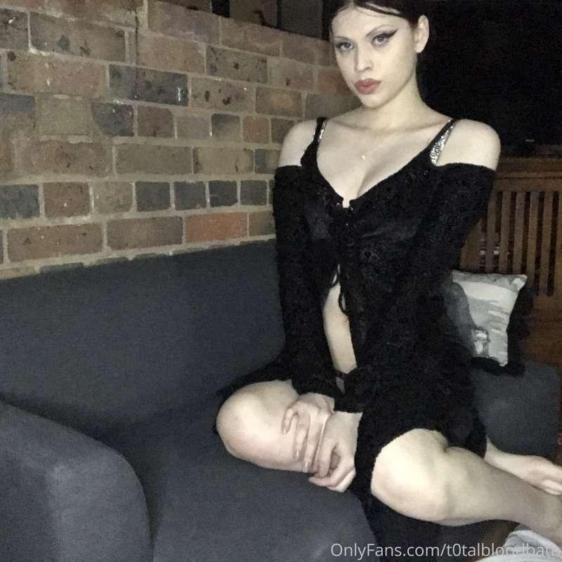 i think the goth girl next door has a little secret

new 14 ..