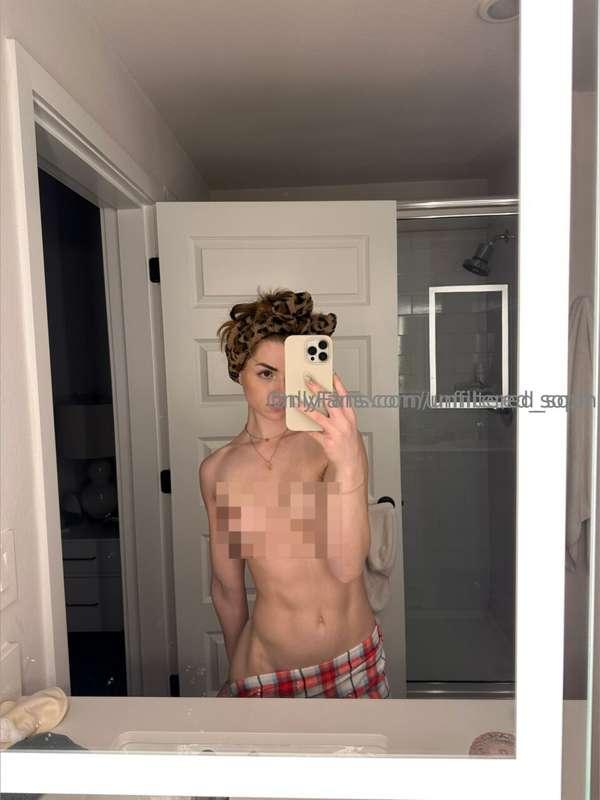 Tempted to see the unblurred version? Hit me up in my DMs! 