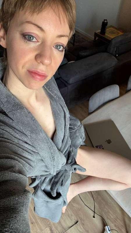 Hast du auch so einen cozy Bademantel zuhause? xD 