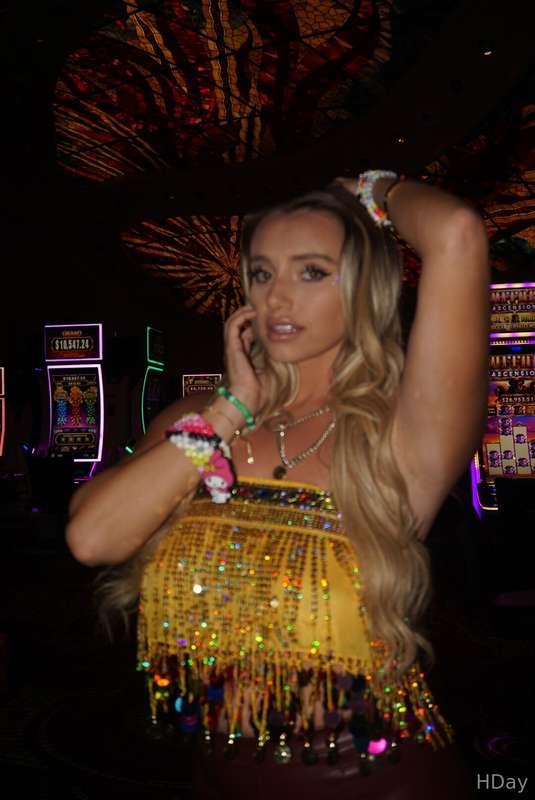 🌞✨see u at edc🌈