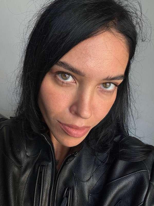 A couple pics before I go outside and wrap myself in a warm ..