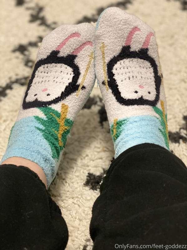 Merry Christmas Eve Eve 🧑🏻‍🎄 love my socks 🎄
