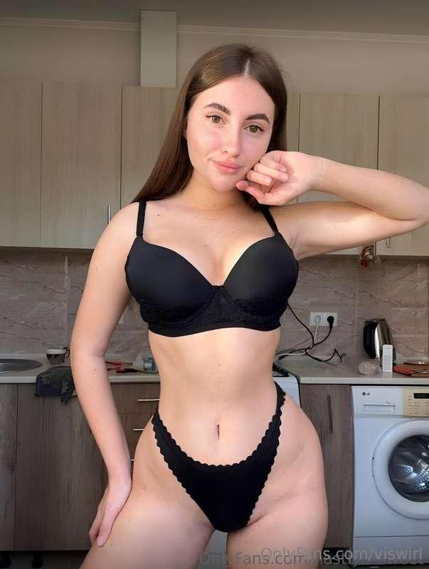 CUTE 18Y.O. BABE @sweet_anasteisha 😇💕SHE'LL SHOW YOU WHAT OT..