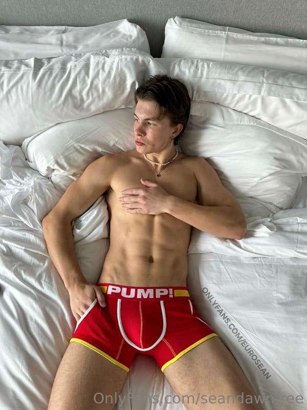 Hey sleepy head, you want to have some fun?