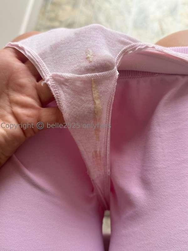 Abit creamy today 😏 who wants to lick this out of my pussy 🤭..
