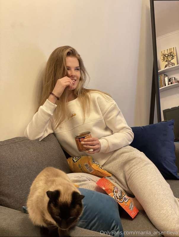 Who else loves movie nights? 🍿 
The naughty stuff is gonna b..