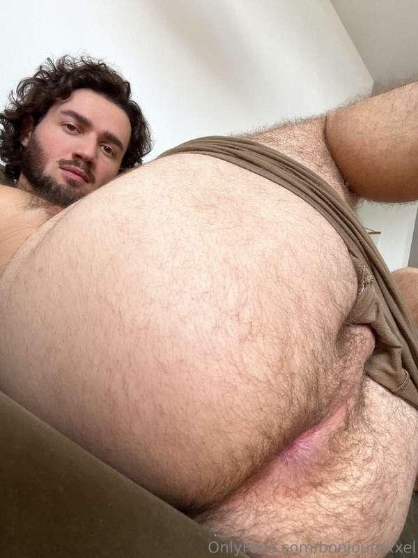 I think these pics would look even better if your tongue was..