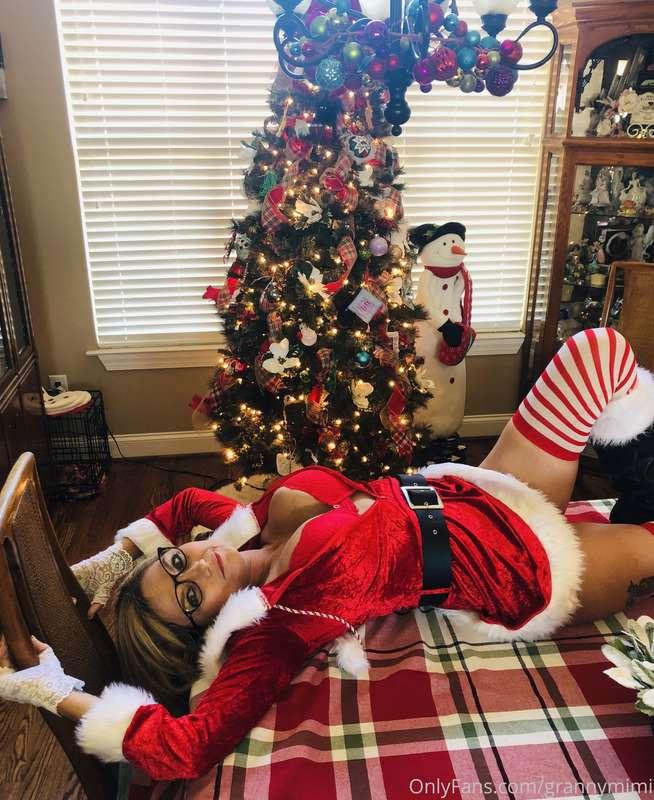 Mrs.Claus is horny !