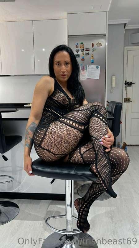 Hi babes! If you want some naughty pics just tip below ⬇️😈