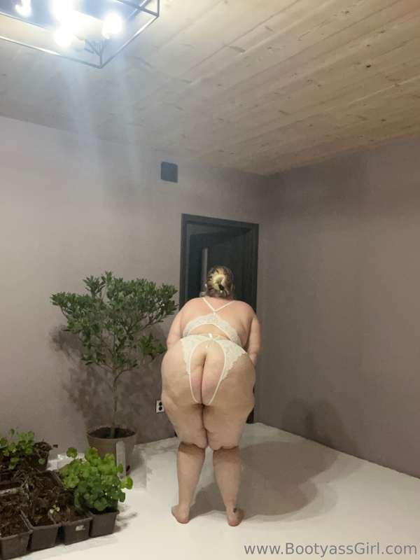 bootyassgirl image #2