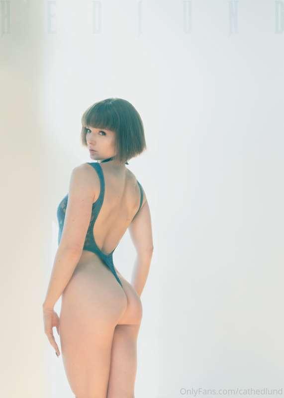Want this full set?  You can have it if you shoot your girl ..