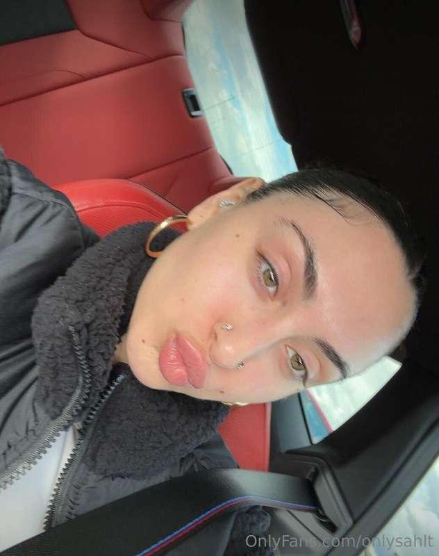 Happy friday babessss what’s the plans for this weekend?! Ya..