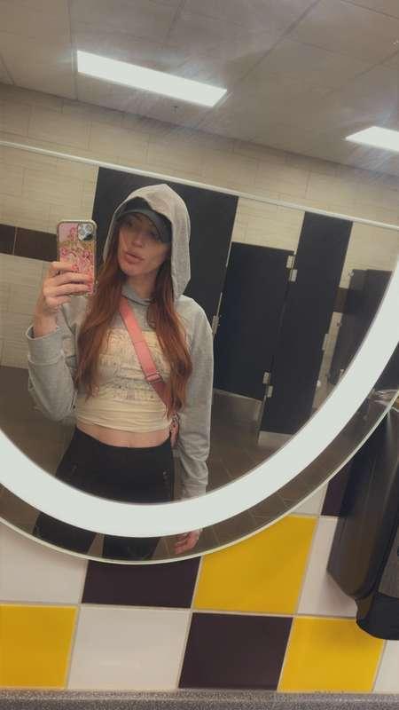 jennyblighe image #0