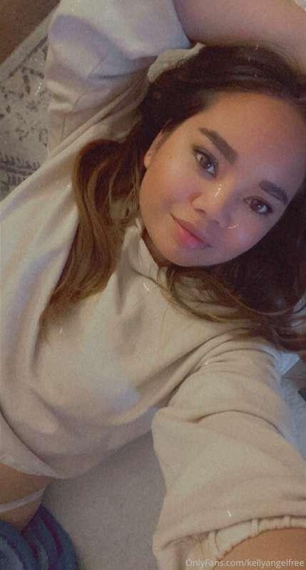 happy friday!! my main page has a fun HOT bundle available t..