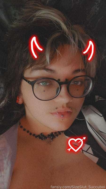 Playing around with talking, I'm just so shy 🥺 if you wanna hear more of my words let me know ❤️‍🔥
#tdick #clitpump #loosepussy 