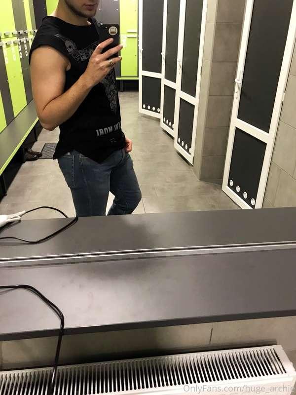 🍆 I wanna fuck ur throat after my workout. Let's do it right..
