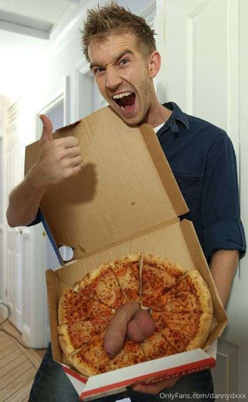 I'm delivering pizza!! Who wants a slice?!?