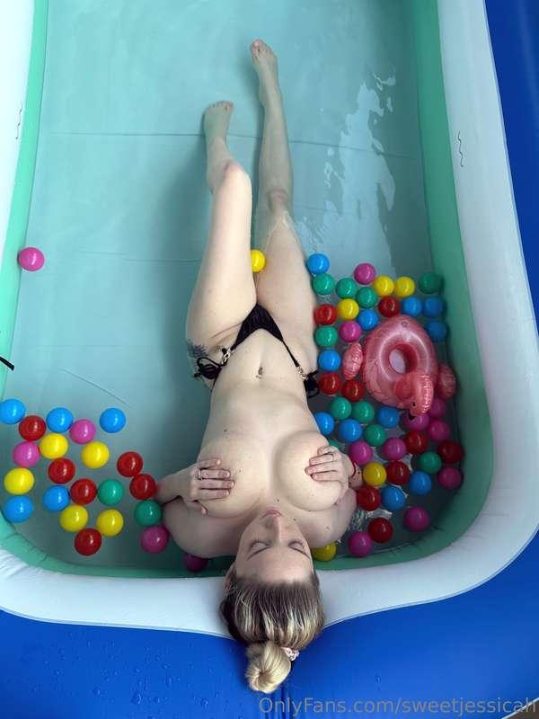 Let's skip the drinks and dive into chaos 🍸🏊