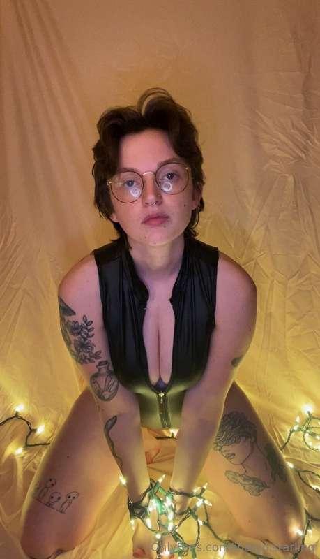 It’s so cold out rn hope you’re staying warm 🖤